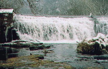 The weir in January 2002